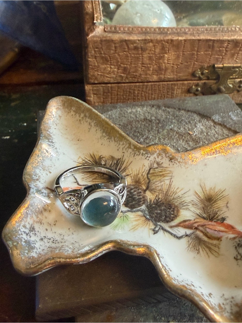 Vintage faux pool of light mood ring 7.5